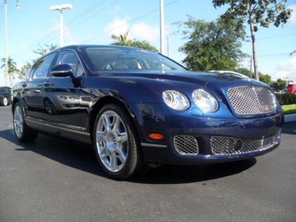 2013 BENTLEY CONTINENTAL FLYING SPUR - BLUE ON WHITE