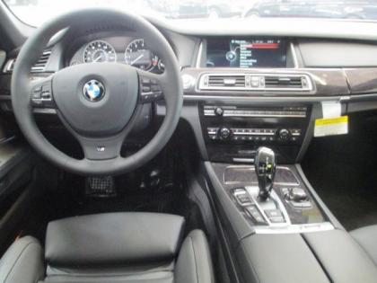 2013 BMW 750 I  XDRIVE - WHITE ON BLACK 5