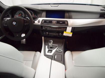 2013 BMW M5 BASE - BLUE ON GREY 6