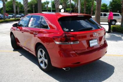 2013 TOYOTA VENZA LIMITED - RED ON BEIGE 2
