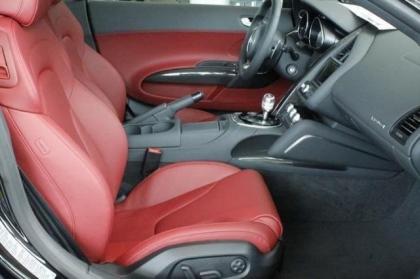 2014 AUDI R8 V8 - BLACK ON RED 6
