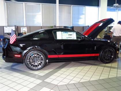 2014 FORD MUSTANG SHELBY GT500 - BLACK ON BLACK