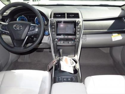 2015 TOYOTA CAMRY HYBRID XLE - SILVER ON GRAY 3