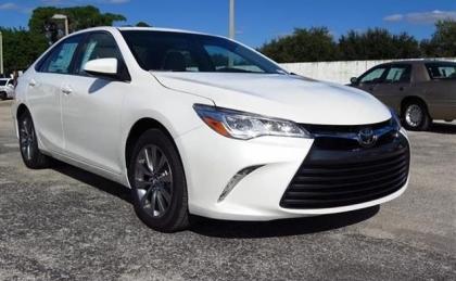 2015 TOYOTA CAMRY XLE - WHITE ON GRAY
