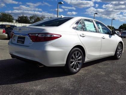 2015 TOYOTA CAMRY XLE - WHITE ON GRAY 3