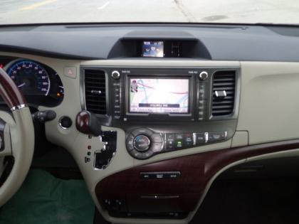 2012 TOYOTA SIENNA LIMITED - WHITE ON GRAY 7