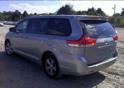 2012 TOYOTA SIENNA LE - SILVER ON GRAY 3