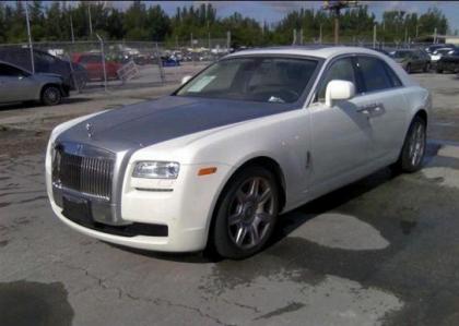 2011 ROLLS ROYCE GHOST V12 - WHITE ON WHITE 2