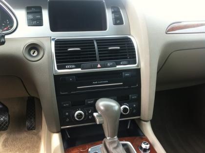 2011 AUDI Q7 S-LINE - WHITE ON BEIGE 6
