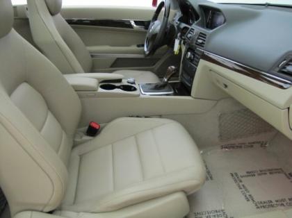 2011 MERCEDES BENZ E350 COUPE - RED ON BEIGE 8