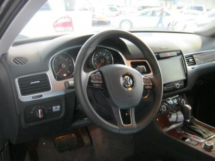 2012 VW TOUAREG 3.0 TDI LUX - GRAY ON BLACK 4