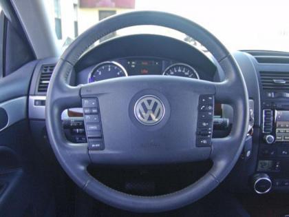 2009 VW TOUAREG 3.0TDI - WHITE ON BLACK 6