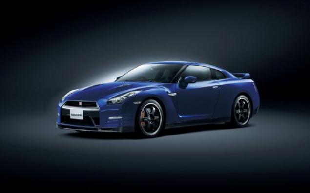 2013 545-hp Nissan GT-R Needs Just 2.7 Seconds to hit 60 mph!